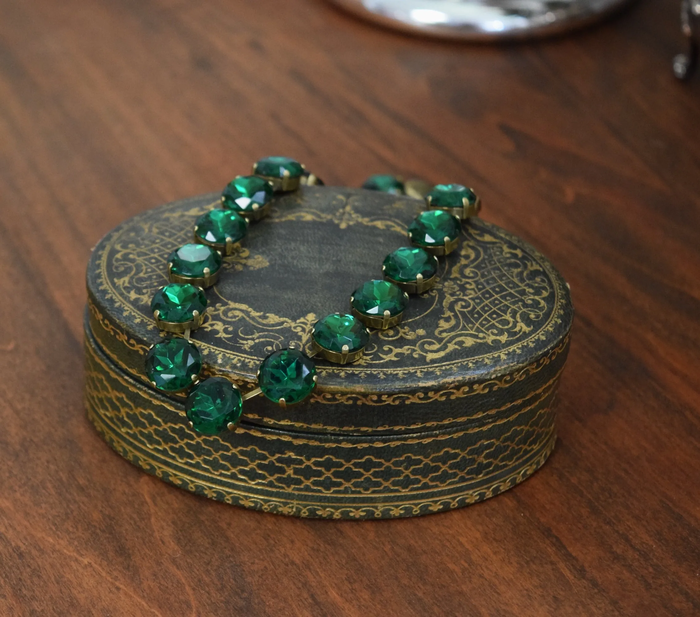 Emerald Green Riviere Necklace - Medium Round