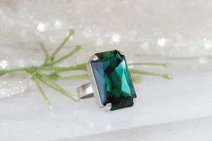 EMERALD SIGNET RING