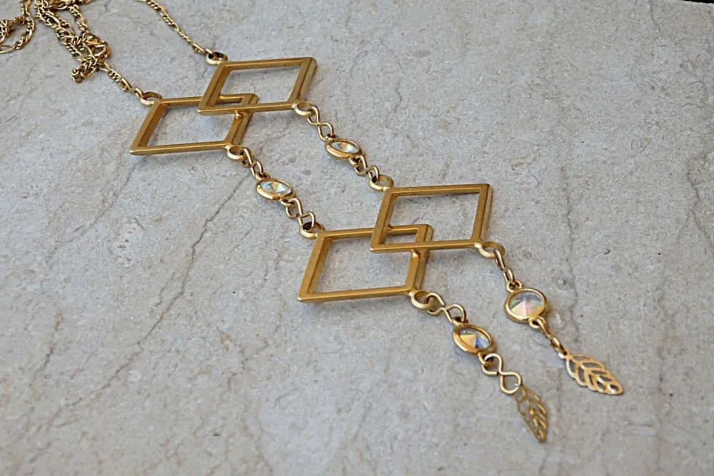 Geometric long necklace