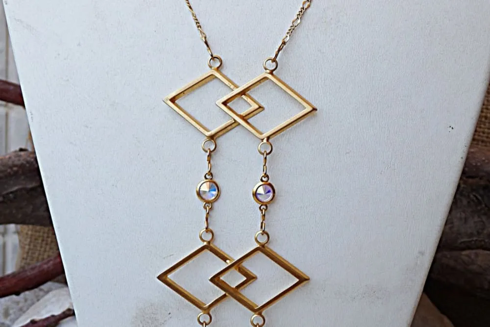 Geometric long necklace