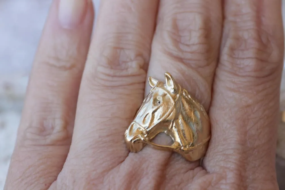 GOLD HORSE RING