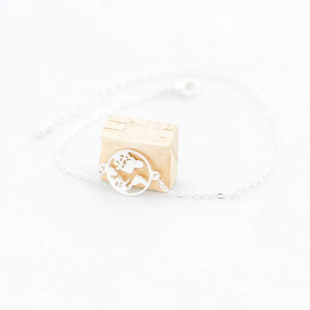 Map pendant bracelet