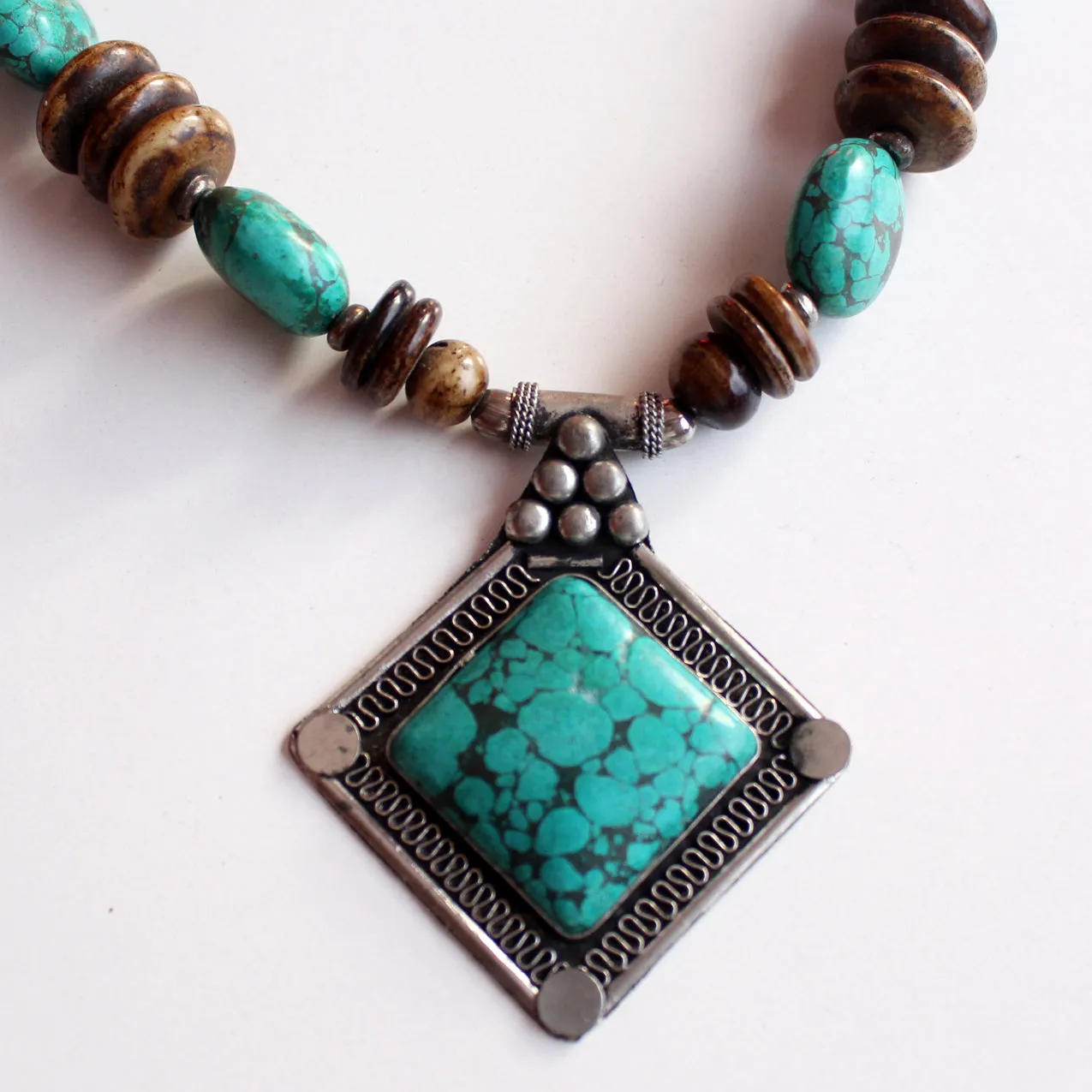 White Metal Faux Turquoise Pendant Necklace